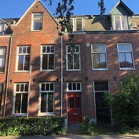 Modern Genieten In Oud Binnenstadspand 阿默斯福特 外观 照片