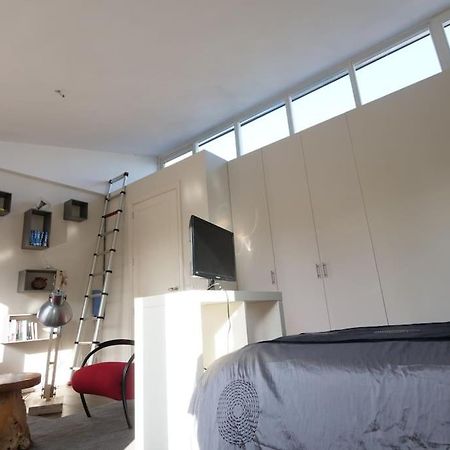 Modern Genieten In Oud Binnenstadspand 阿默斯福特 外观 照片