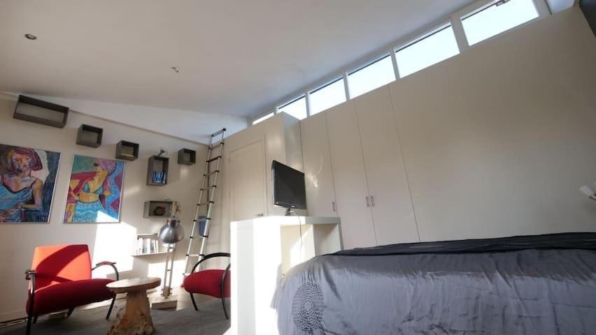 Modern Genieten In Oud Binnenstadspand 阿默斯福特 外观 照片