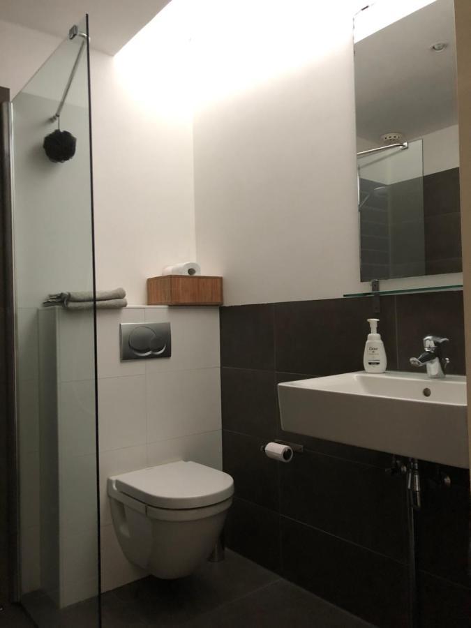 Modern Genieten In Oud Binnenstadspand 阿默斯福特 外观 照片
